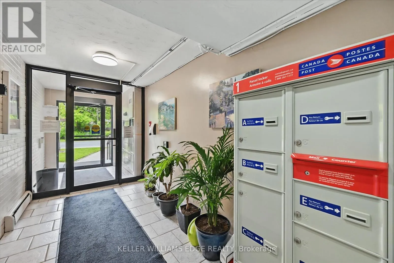 43 - 2373 KING STREET E