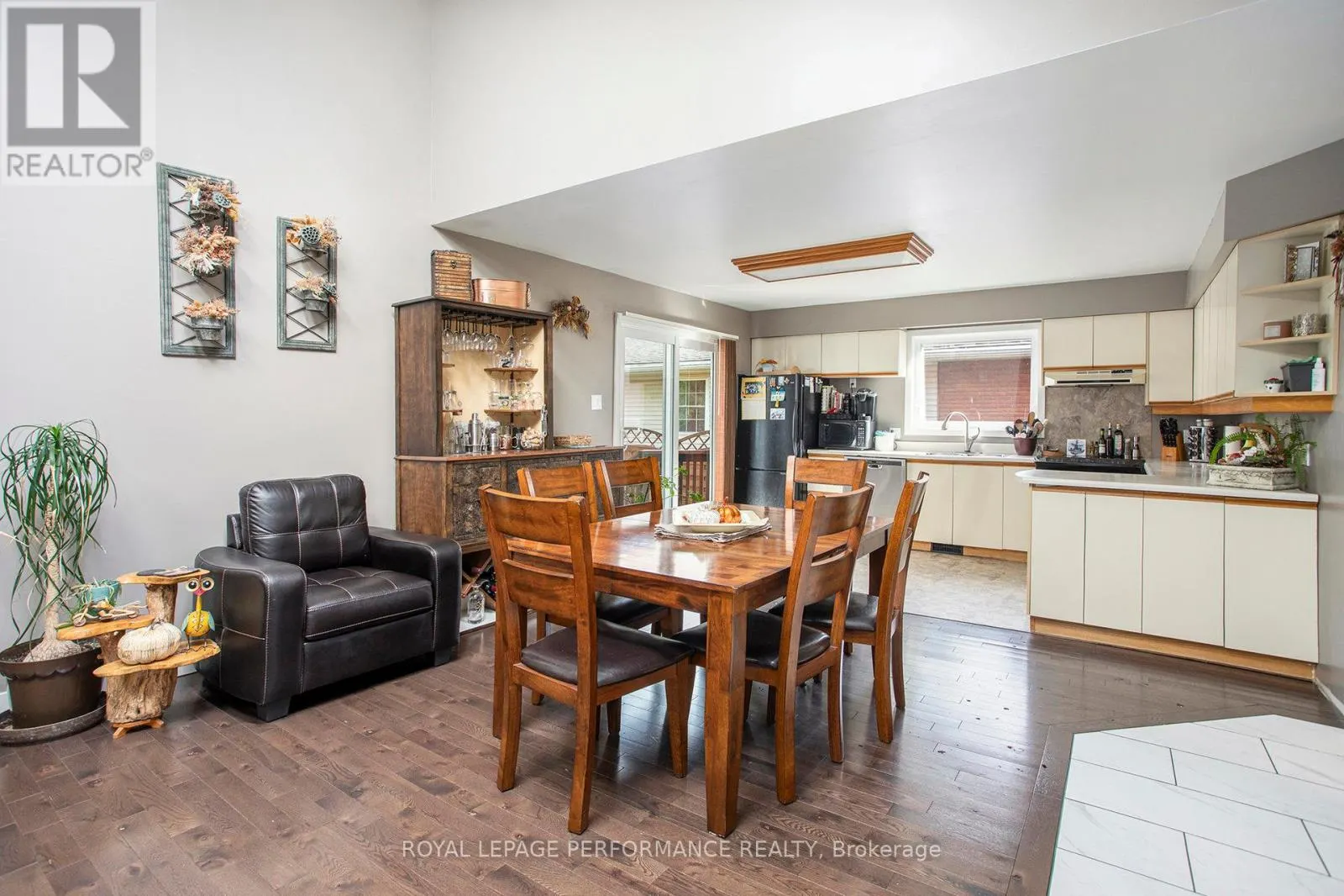 2141 BOYER ROAD