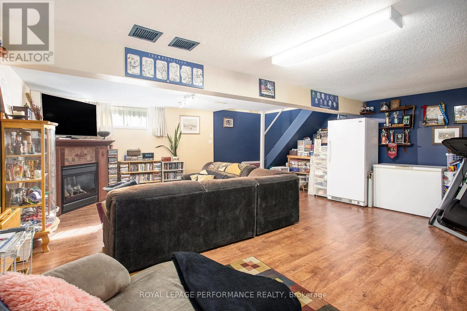 2141 BOYER ROAD
