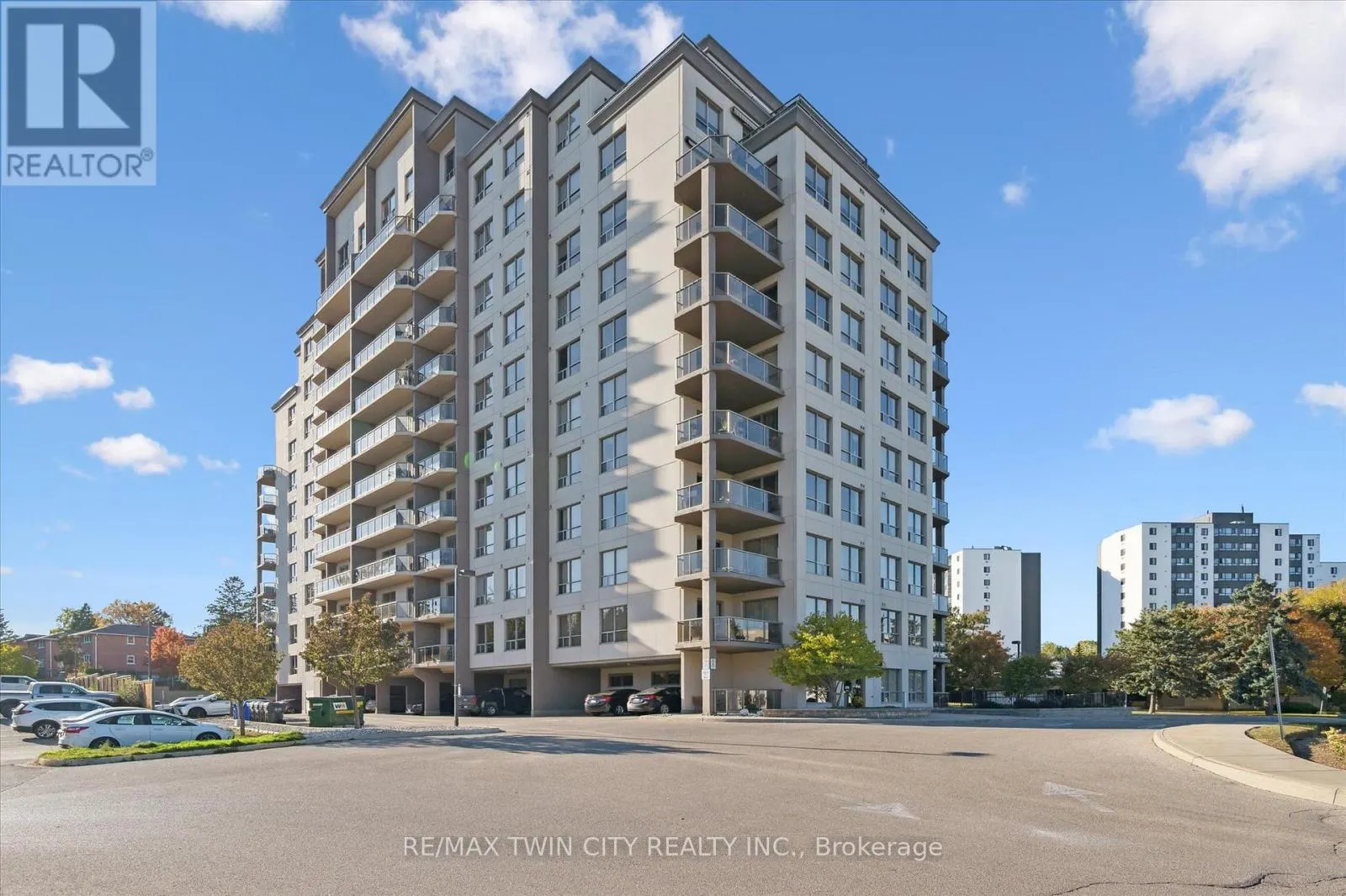 809 - 539 BELMONT AVENUE W