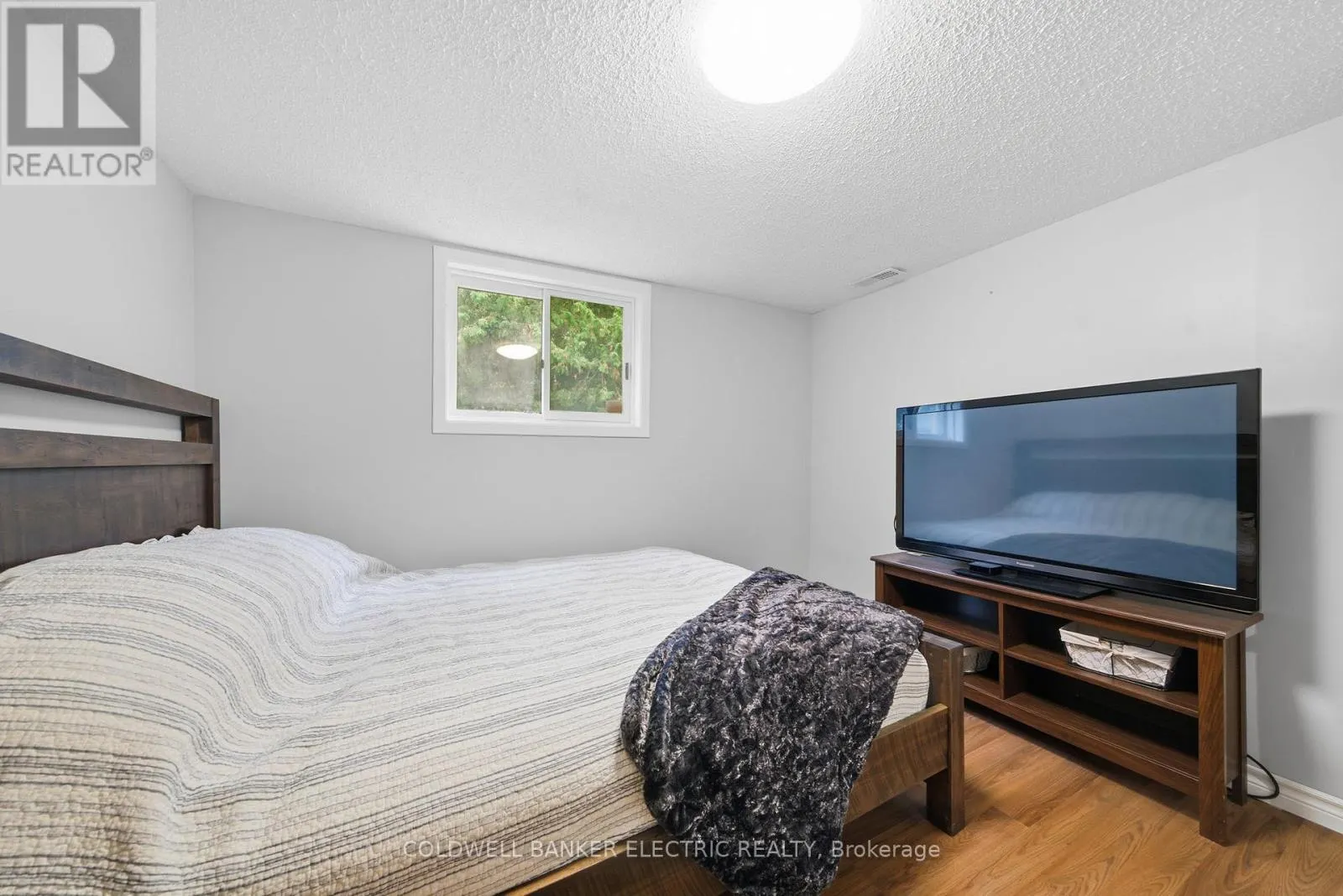 1673 REDWOOD DRIVE