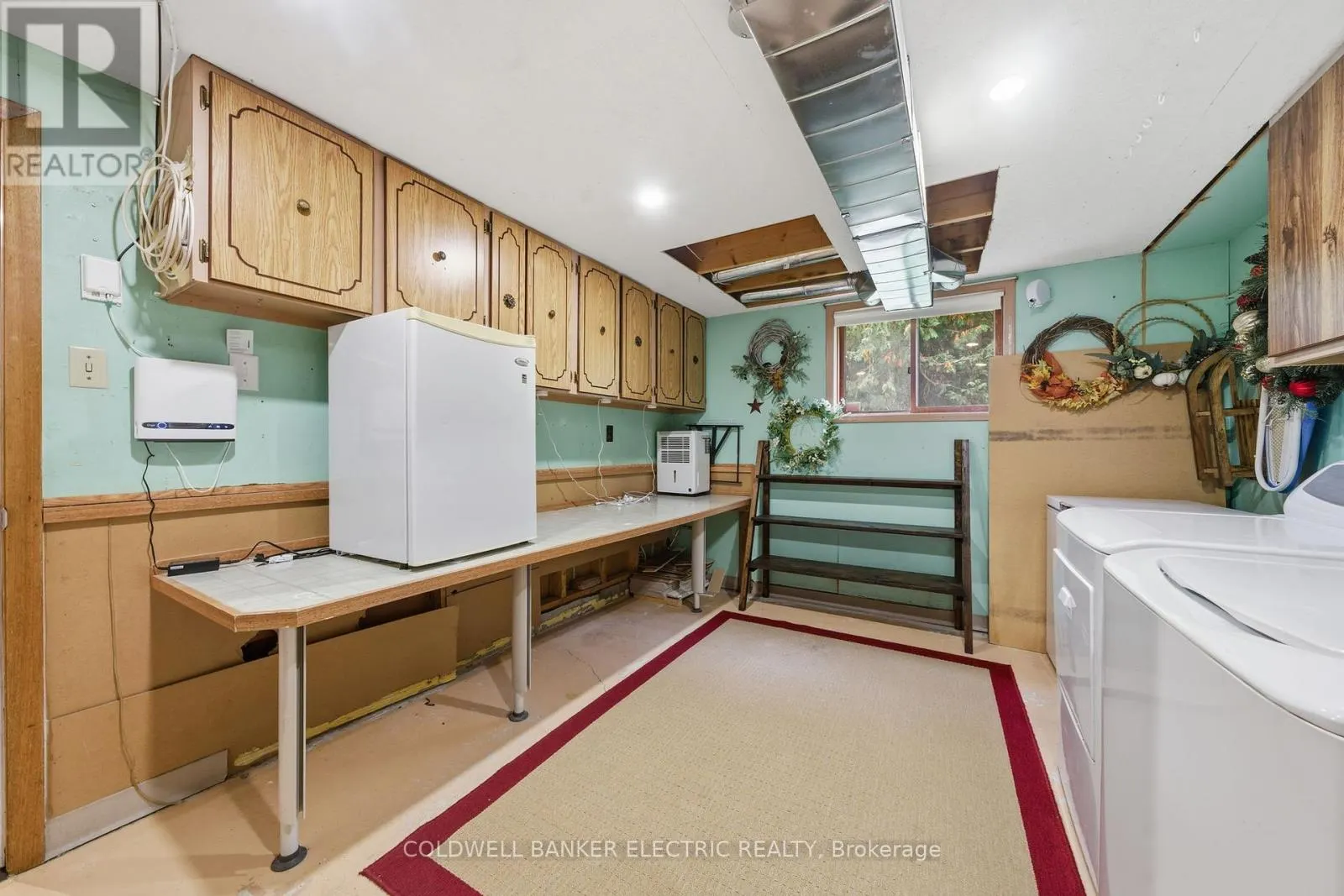 1673 REDWOOD DRIVE