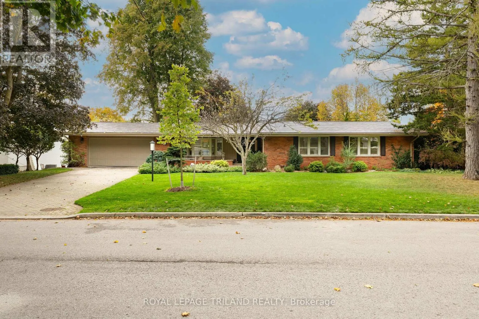 142 HUNT CLUB DRIVE