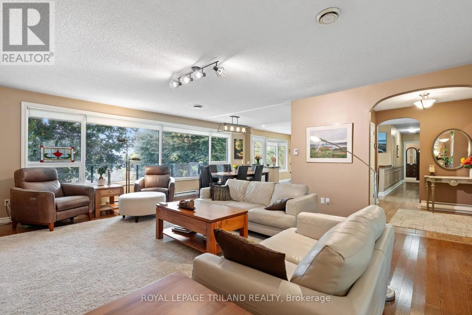 142 HUNT CLUB DRIVE