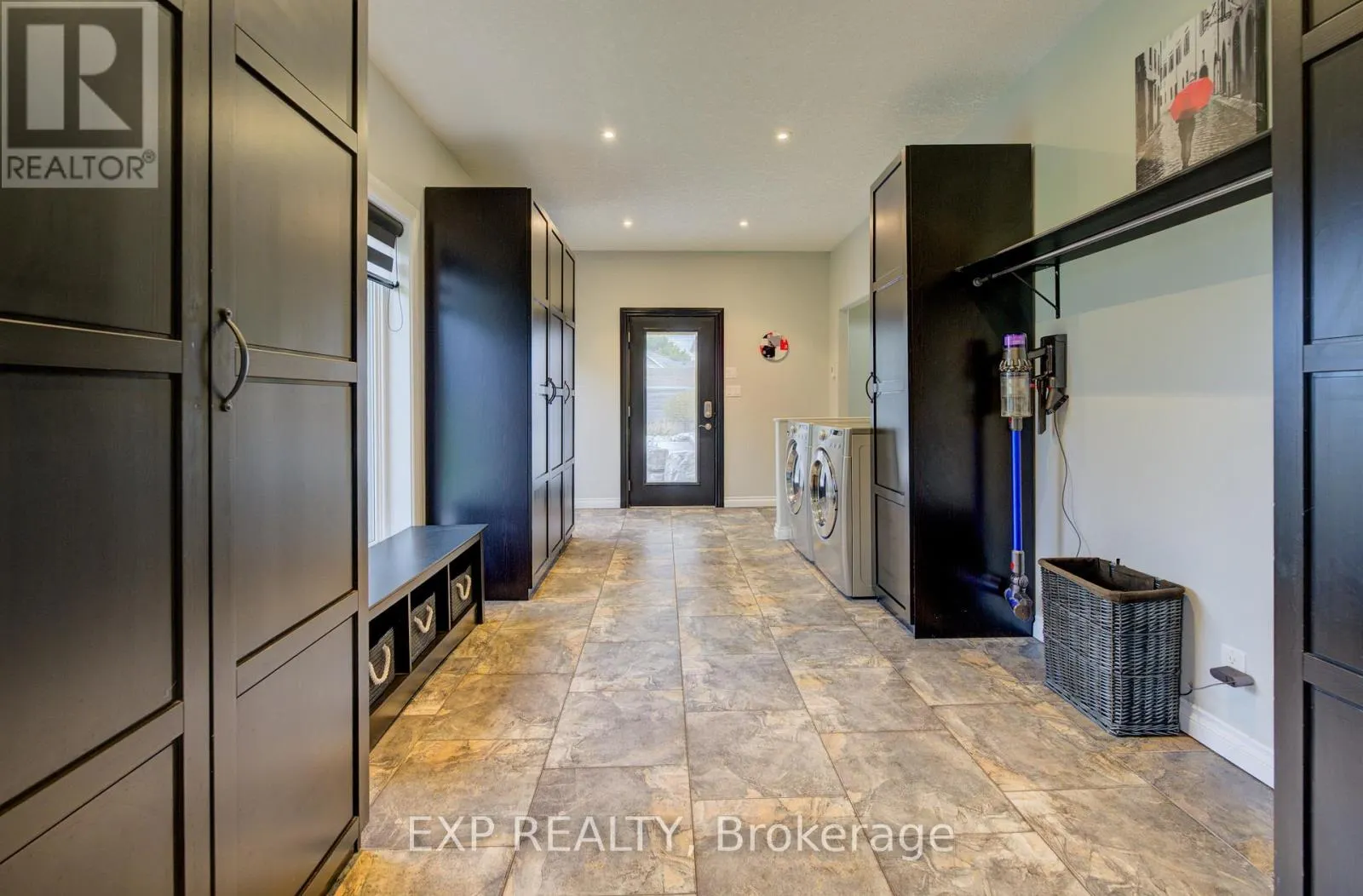 28 MUSSELMAN CRESCENT
