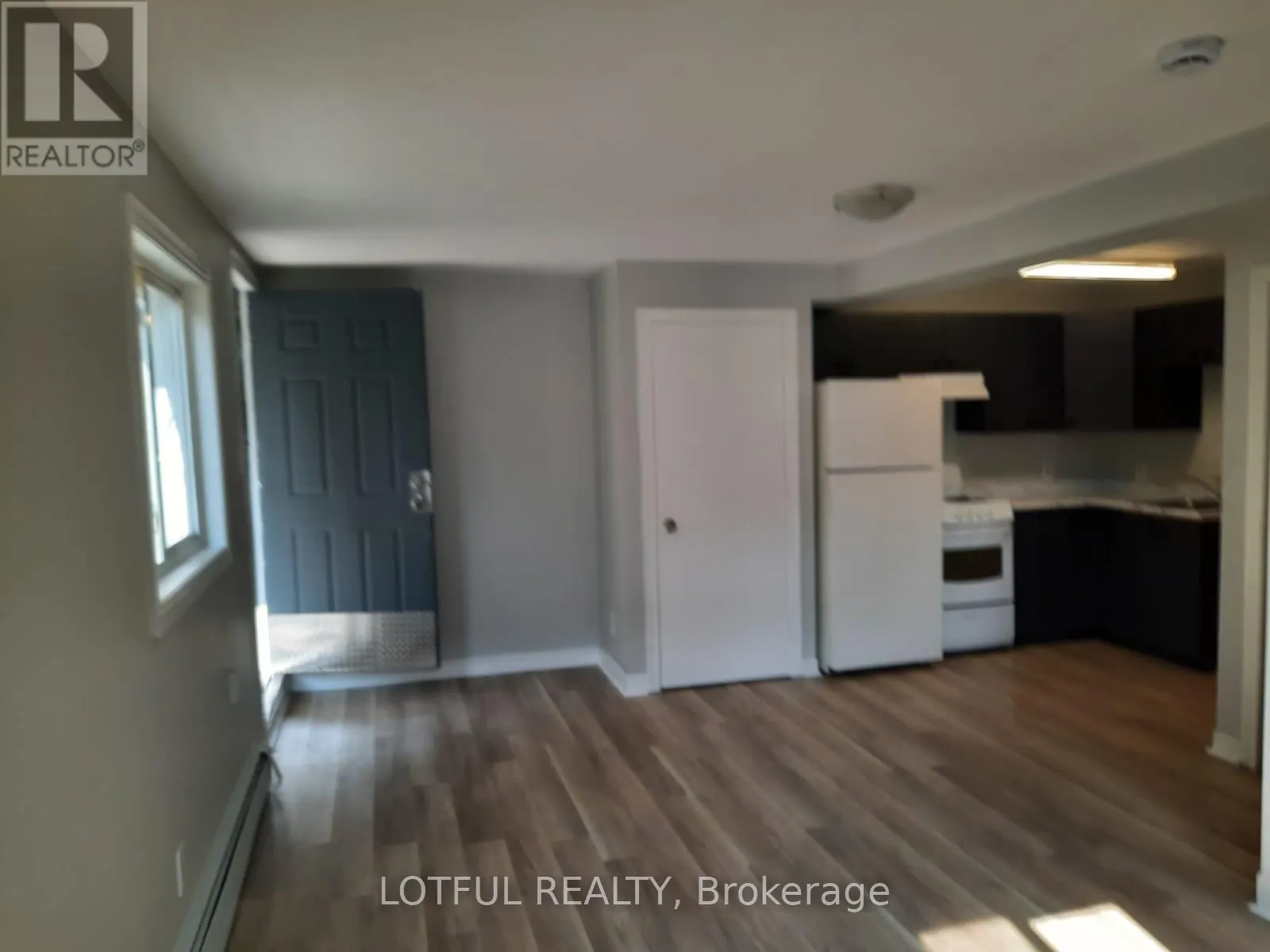103 - 192 KING STREET W