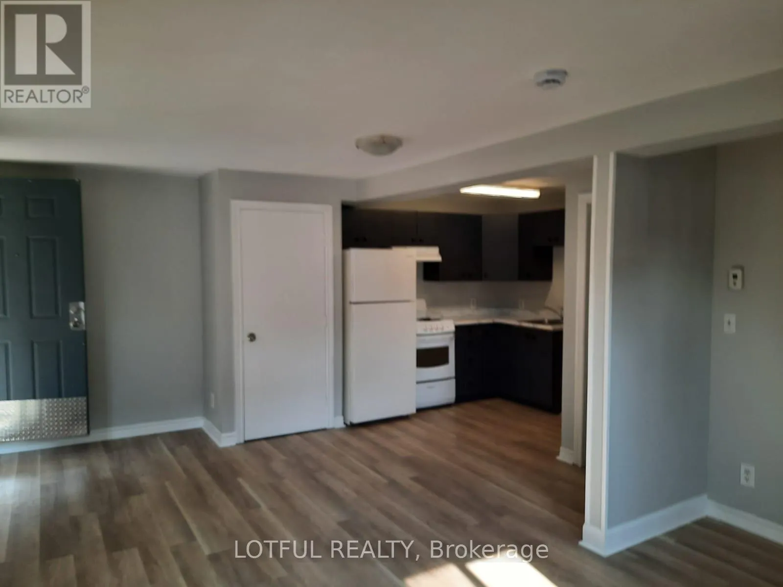 103 - 192 KING STREET W
