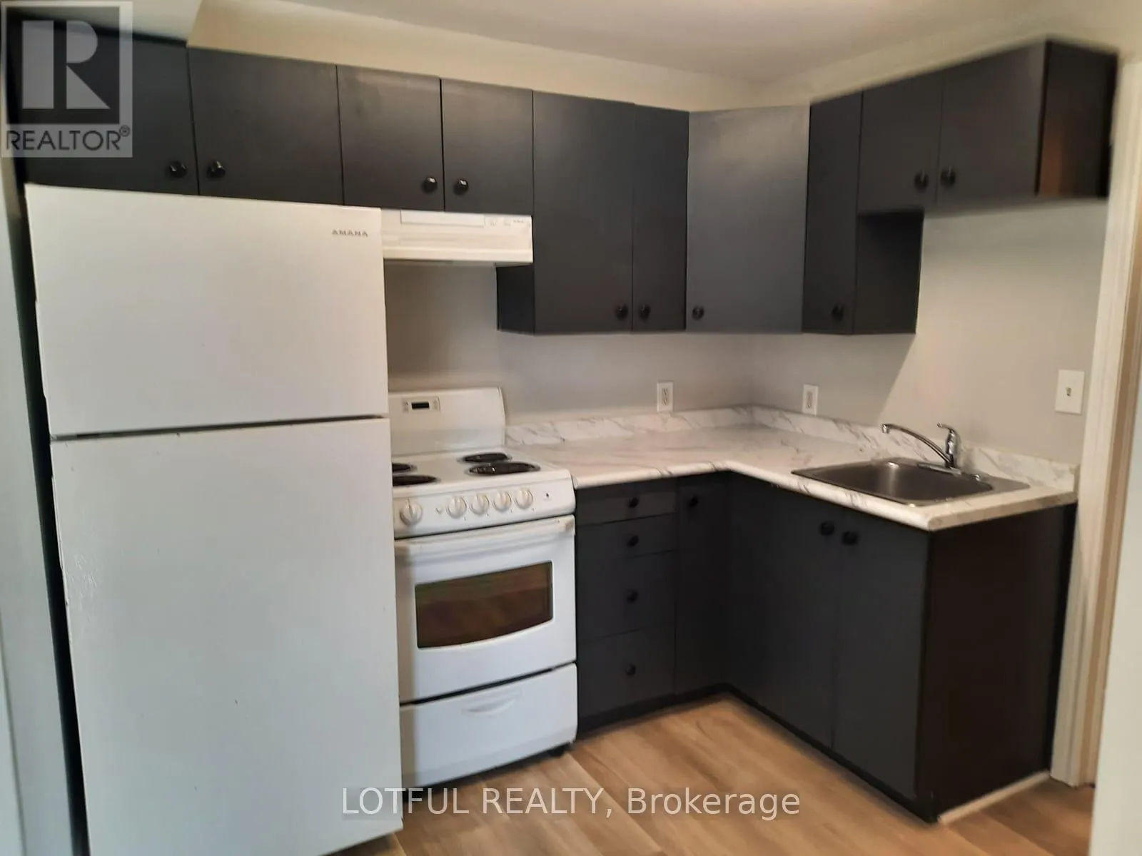 103 - 192 KING STREET W