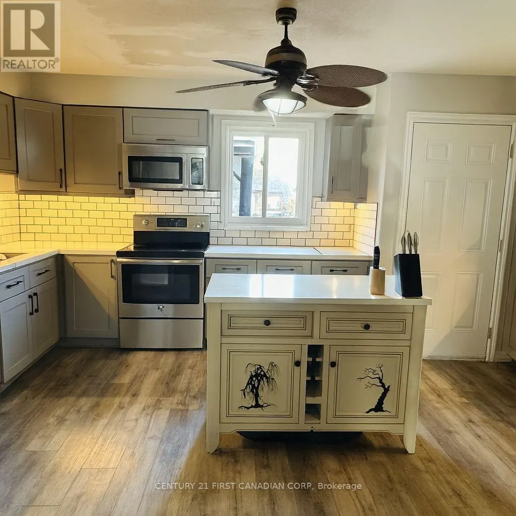 28 - 311 VESTA ROAD, #28