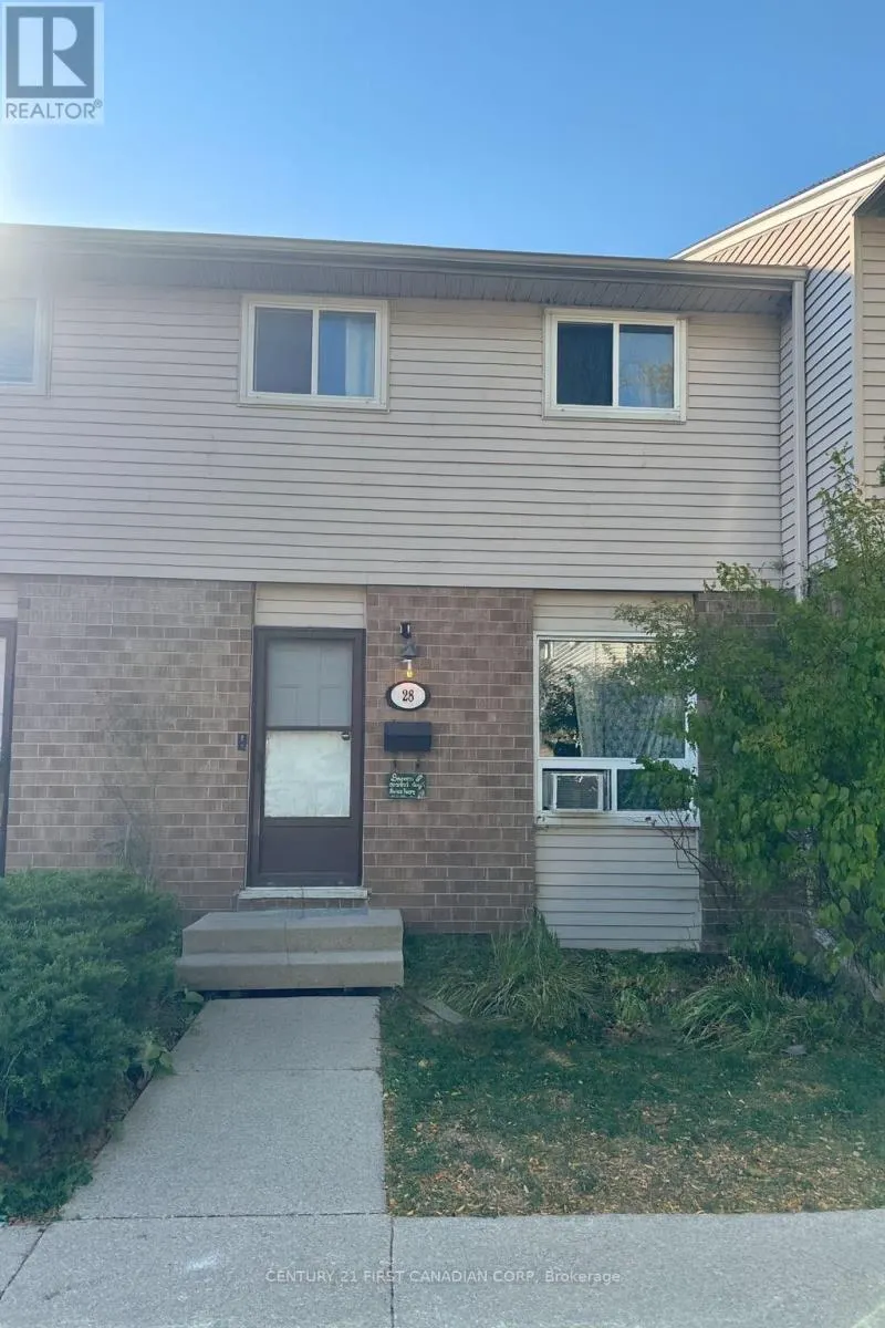 28 - 311 VESTA ROAD, #28