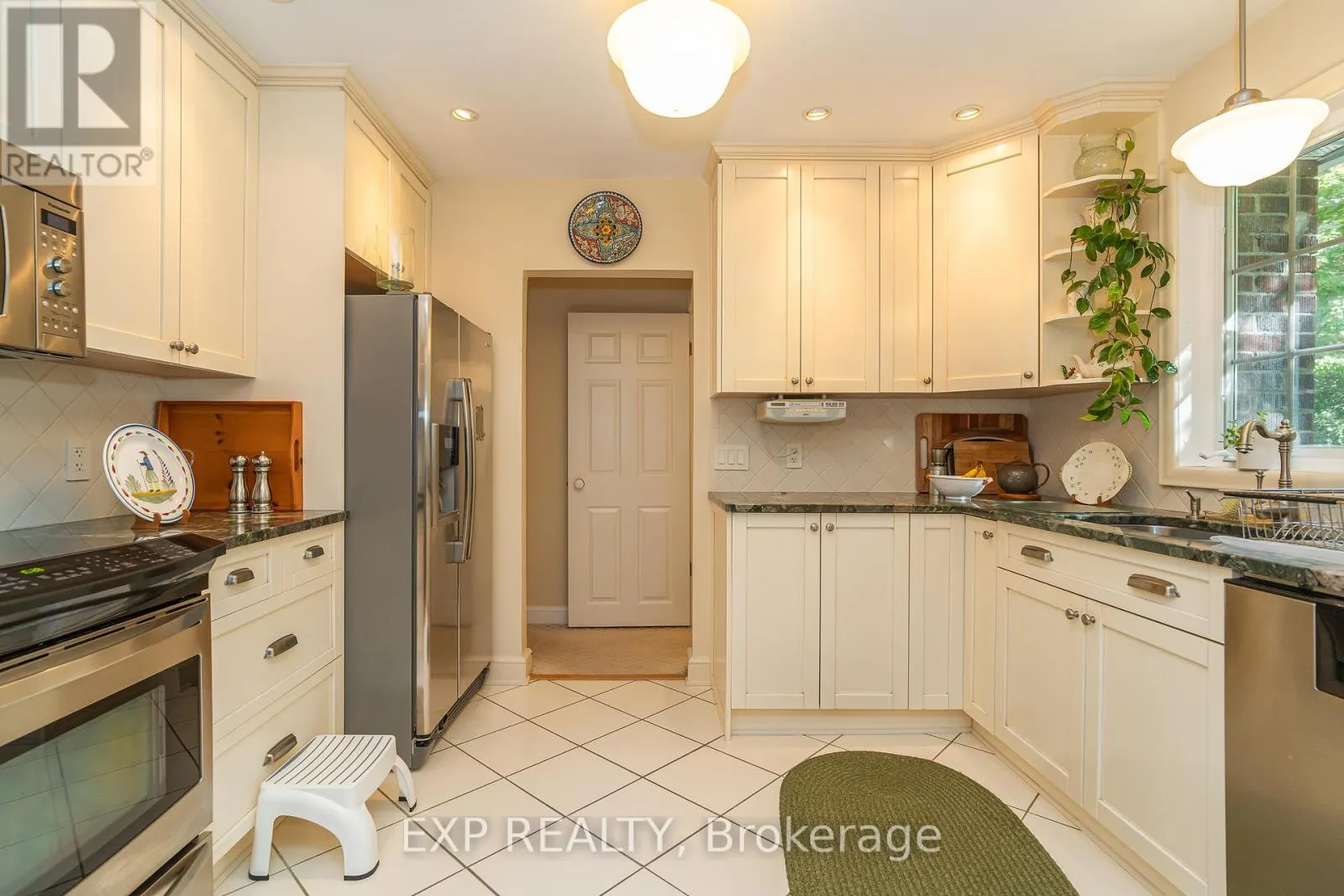 504 THESSALY CIRCLE