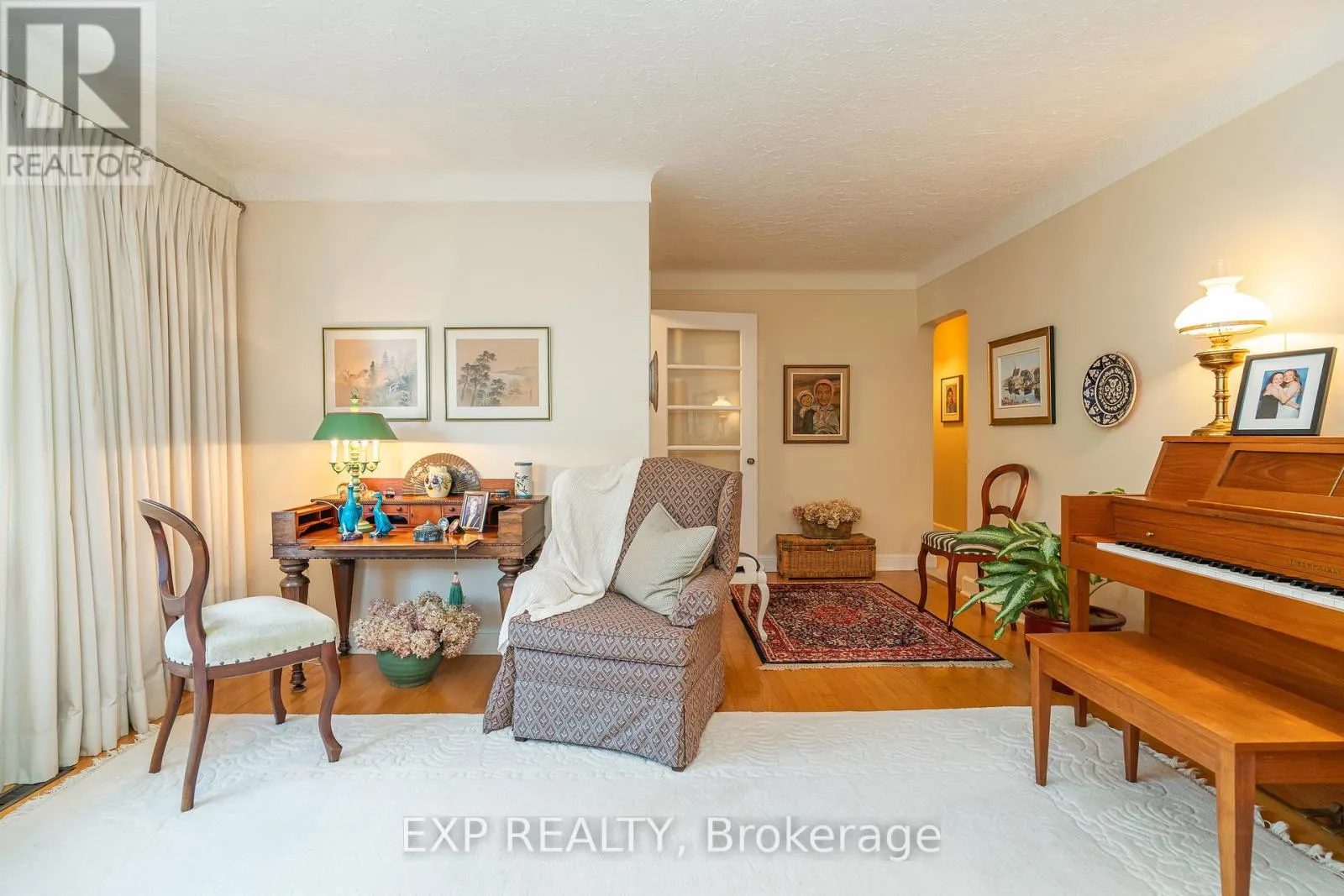 504 THESSALY CIRCLE