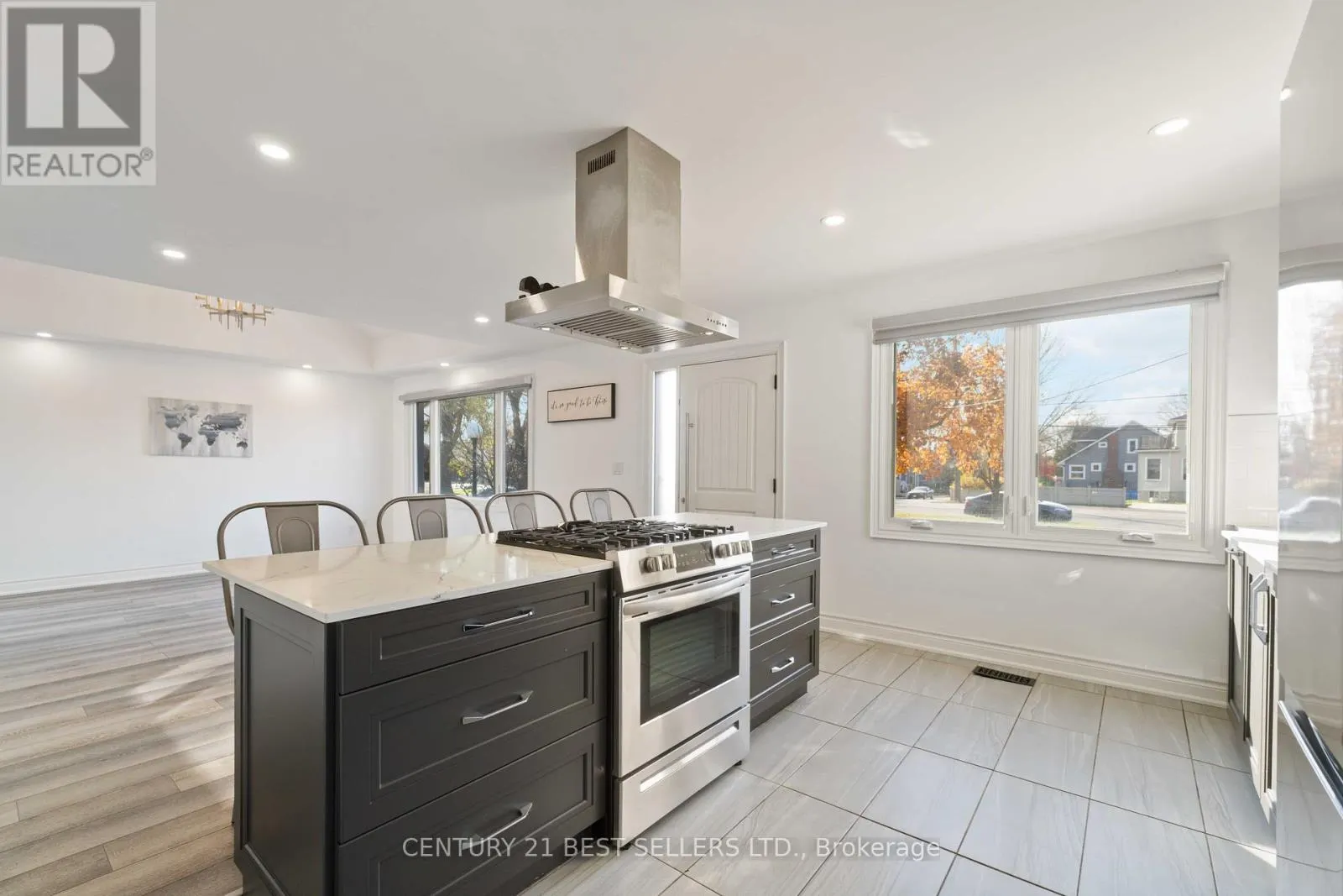 599 BEACH BOULEVARD