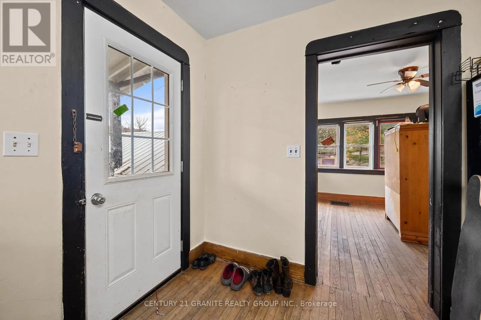 185 HASTINGS STREET N
