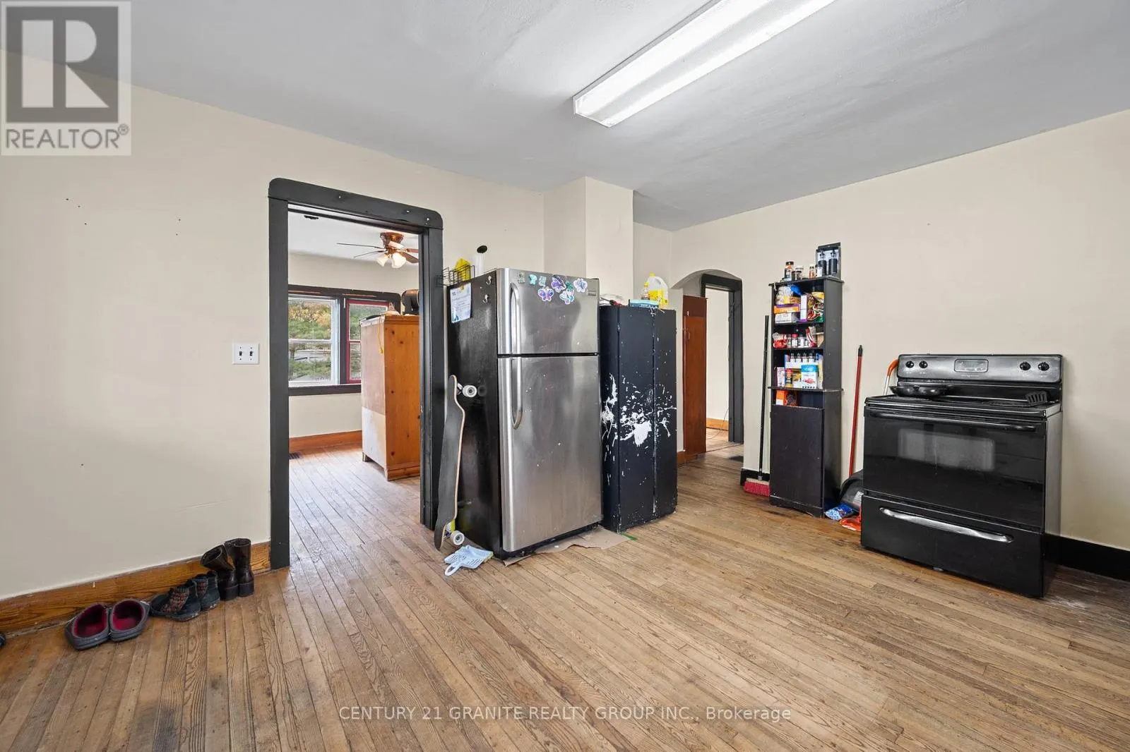 185 HASTINGS STREET N