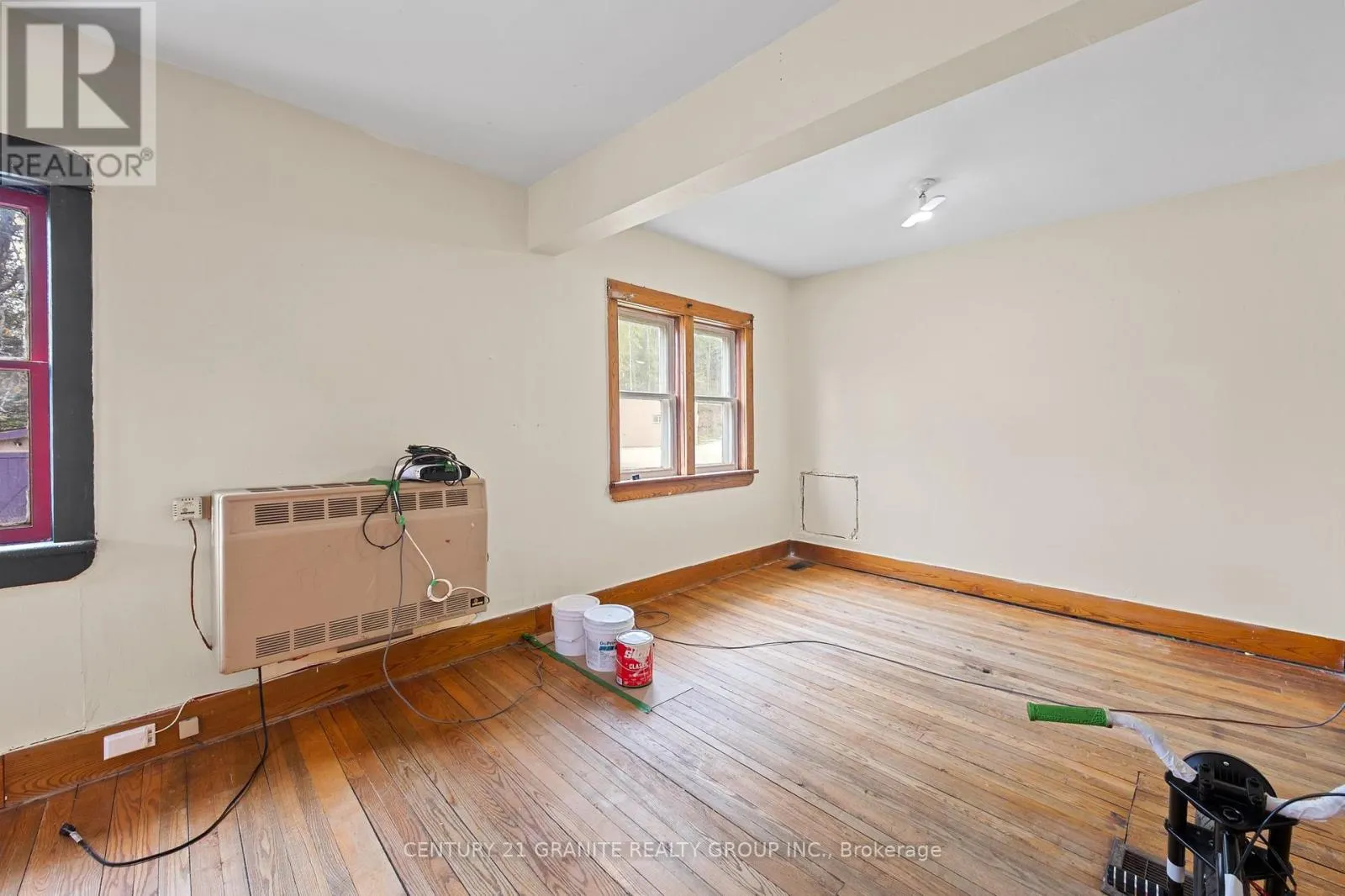 185 HASTINGS STREET N