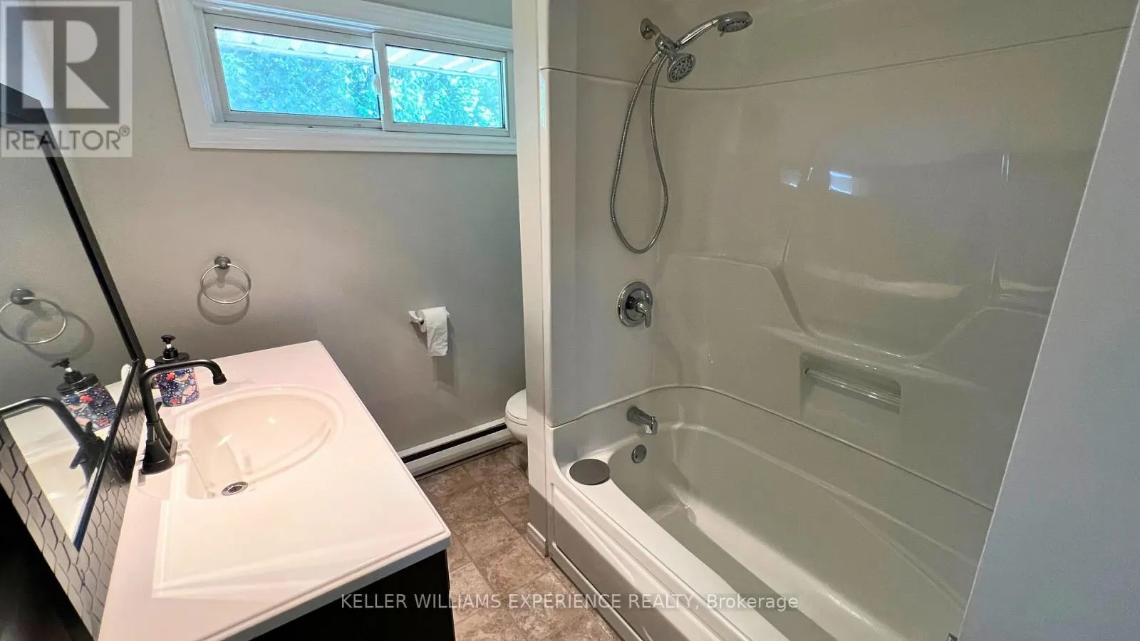 18 TEBBY BOULEVARD
