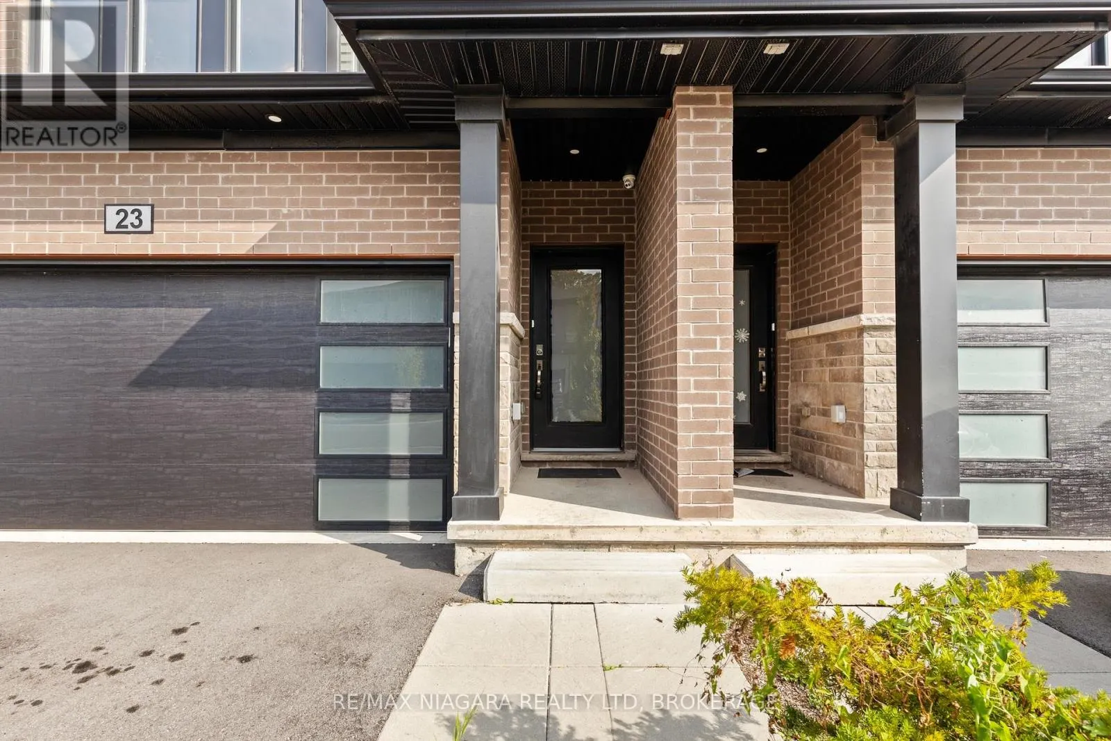 23 - 4552 PORTAGE ROAD, #23