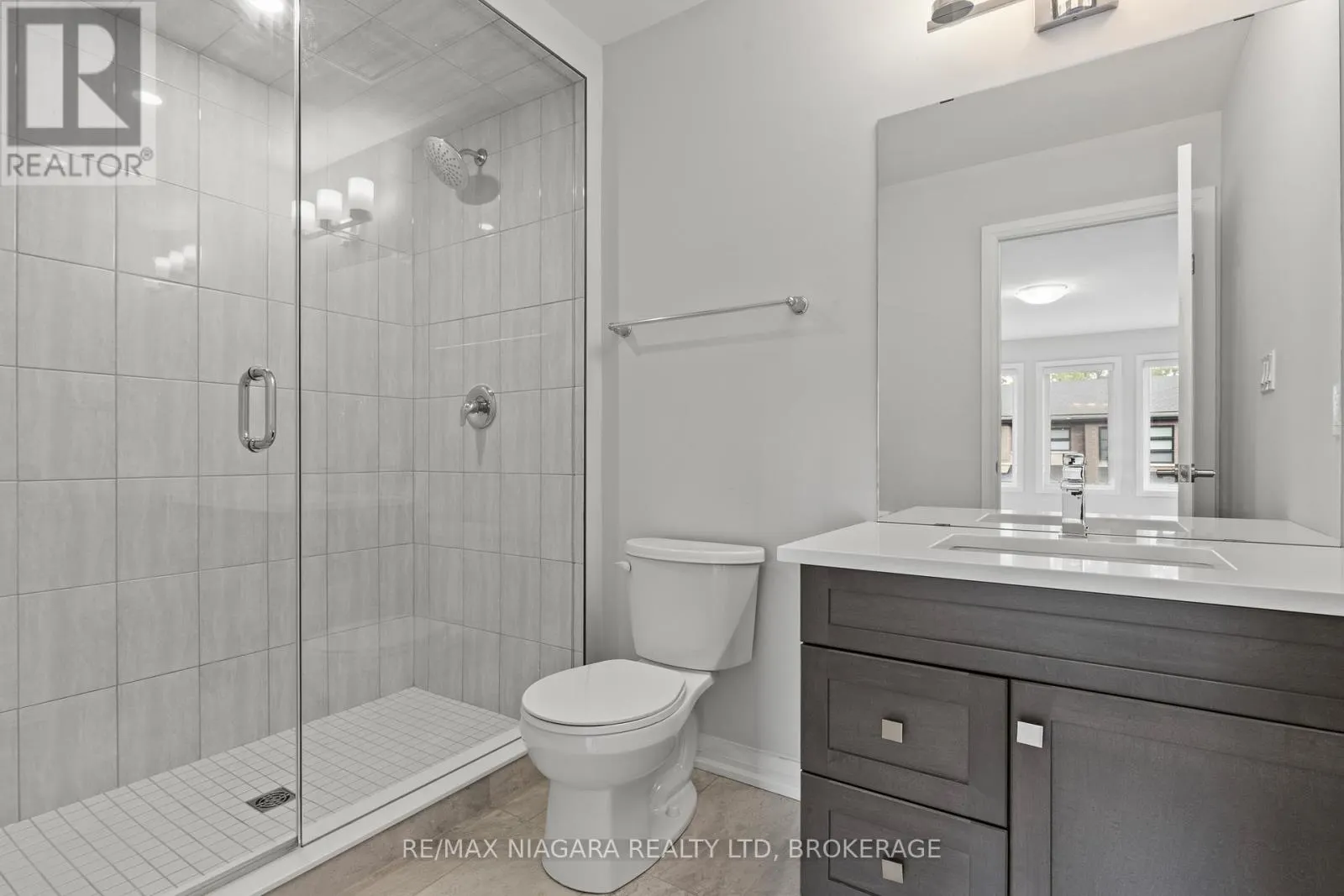 23 - 4552 PORTAGE ROAD, #23