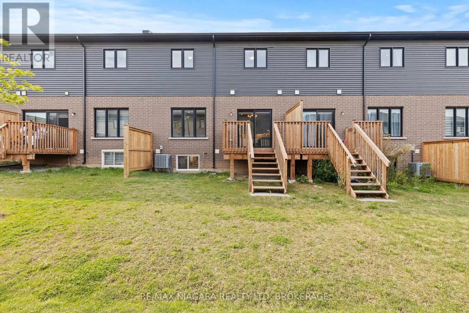 23 - 4552 PORTAGE ROAD, #23