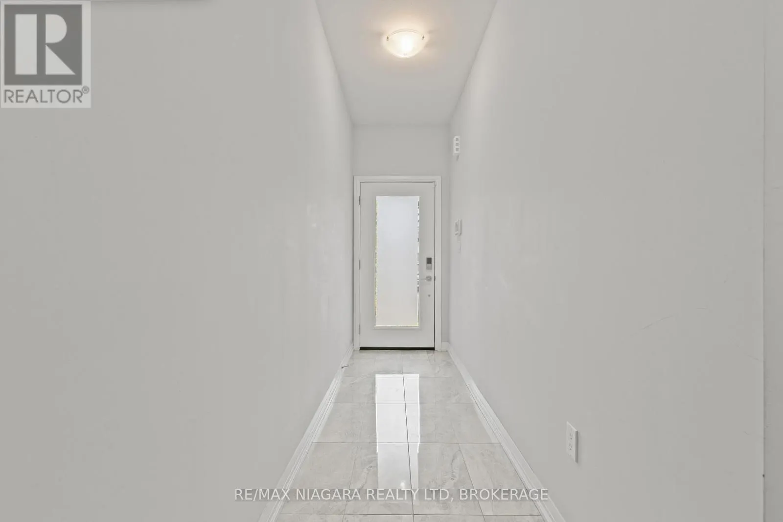 23 - 4552 PORTAGE ROAD, #23