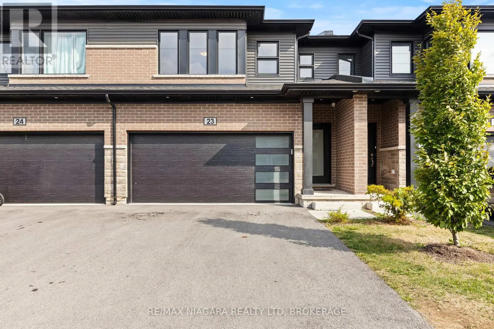 23 - 4552 PORTAGE ROAD, #23