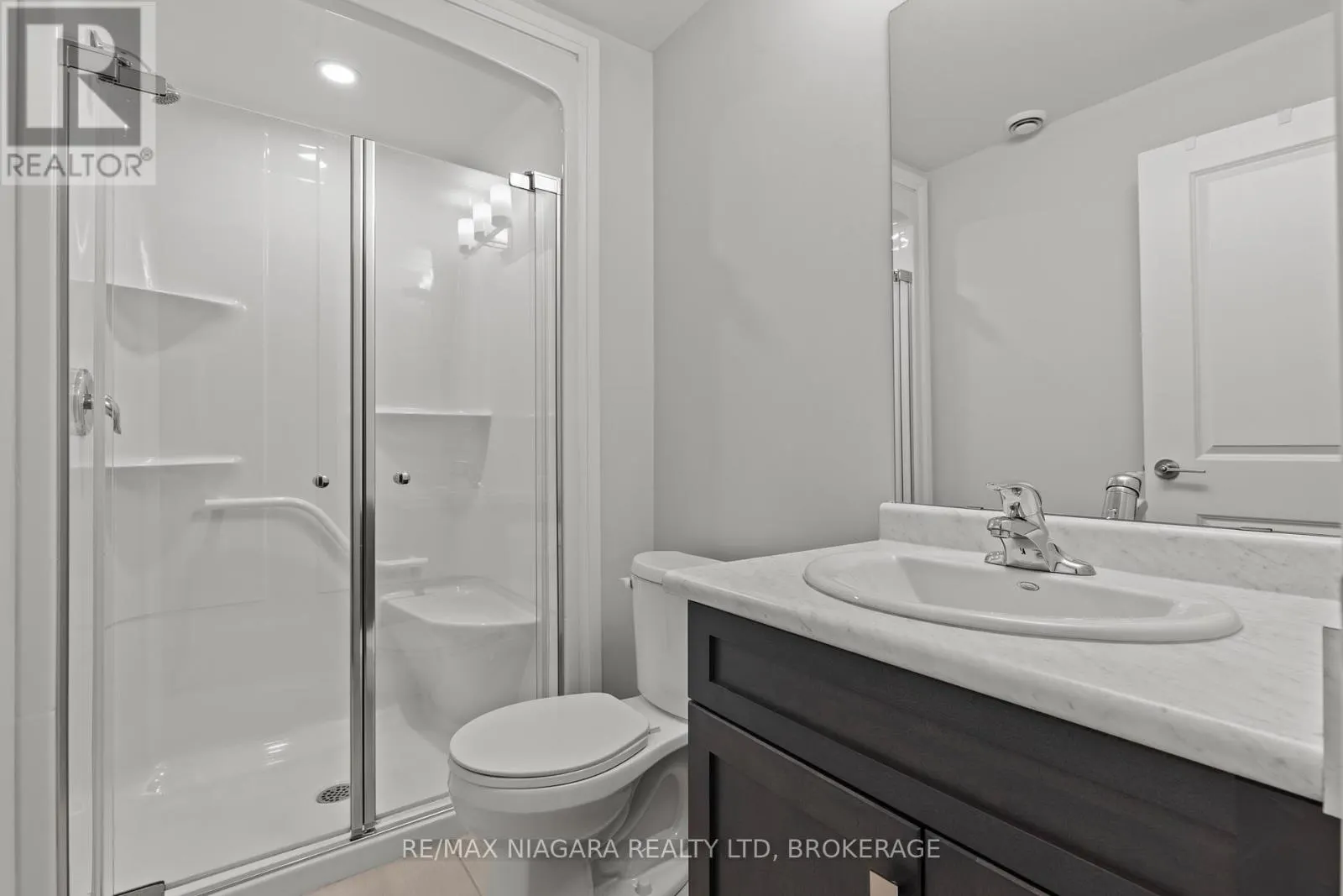 23 - 4552 PORTAGE ROAD, #23