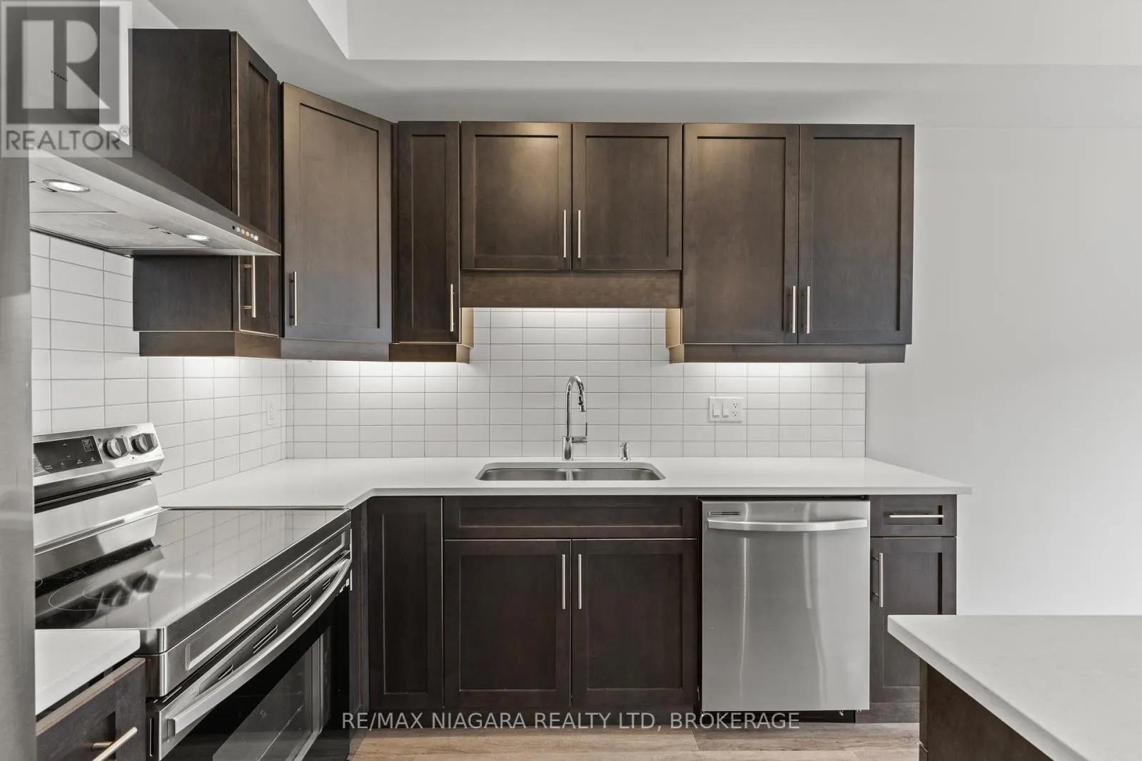 23 - 4552 PORTAGE ROAD, #23