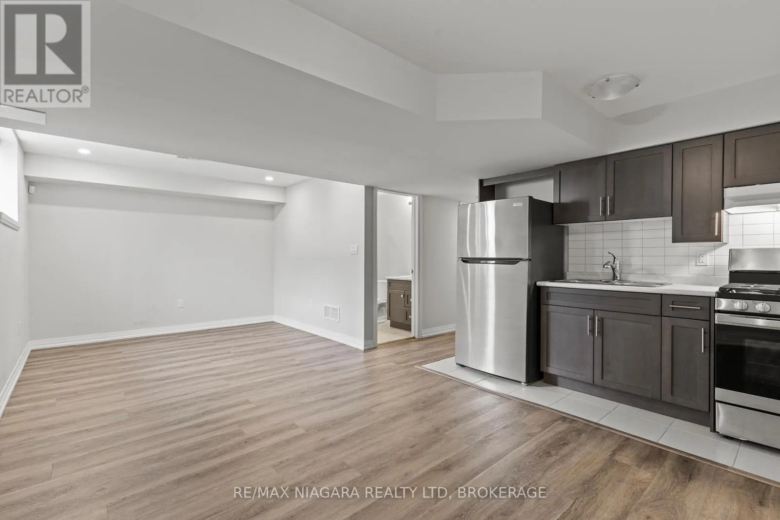 23 - 4552 PORTAGE ROAD, #23