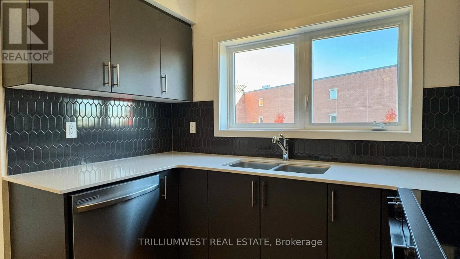 108 - 940 ST. DAVID STREET N