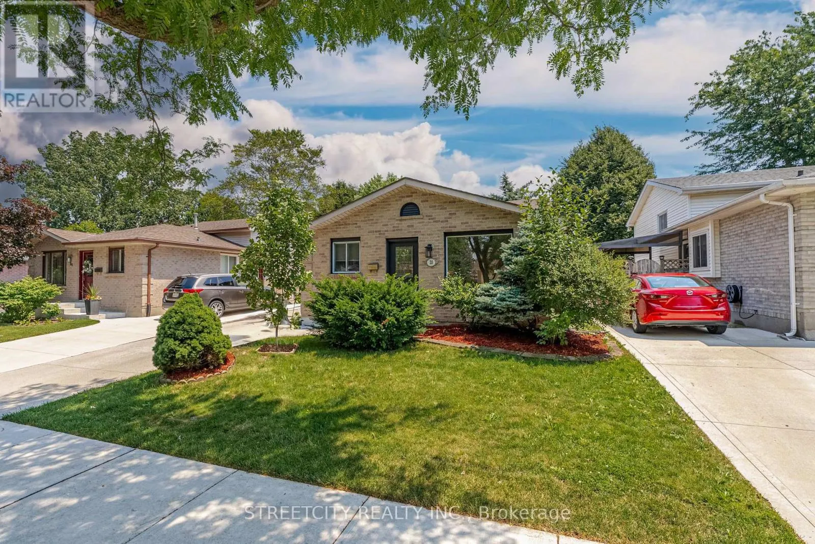20 FAIRCHILD CRESCENT