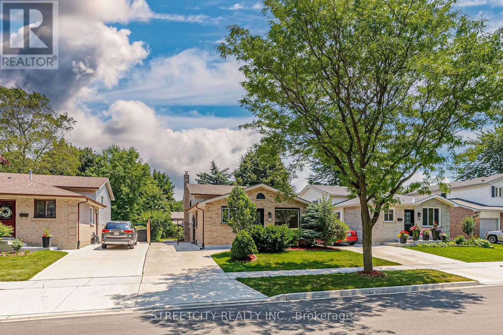 20 FAIRCHILD CRESCENT