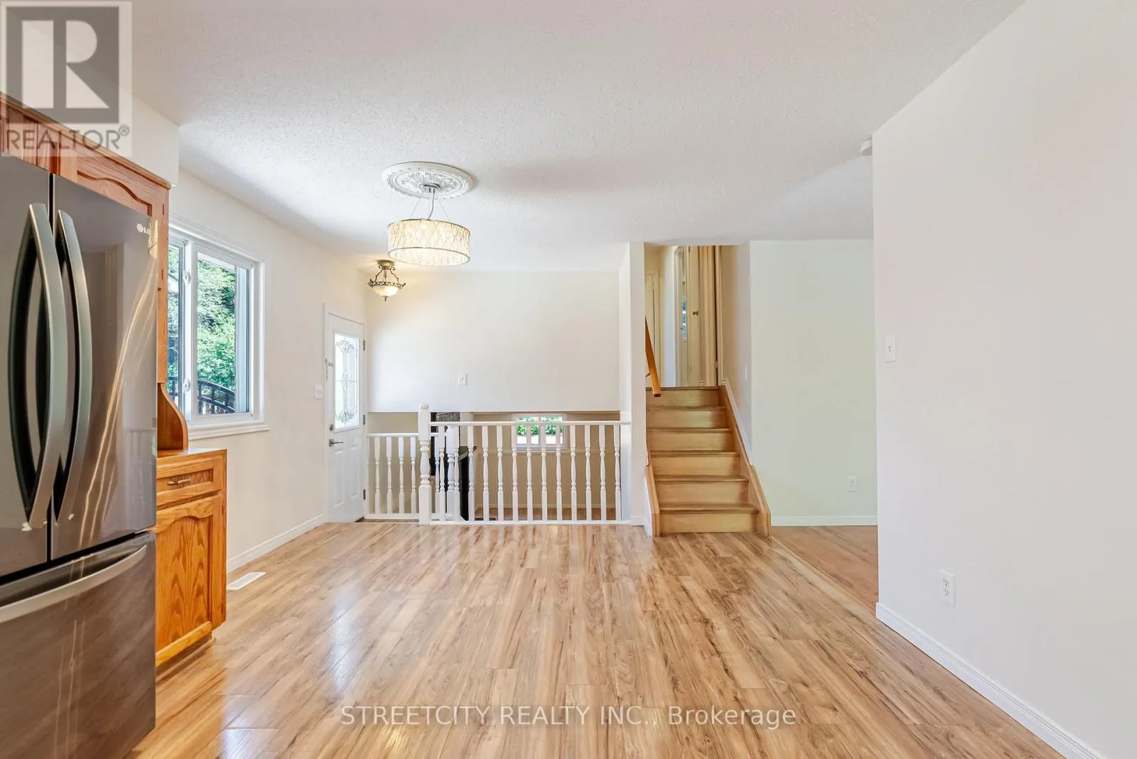 20 FAIRCHILD CRESCENT