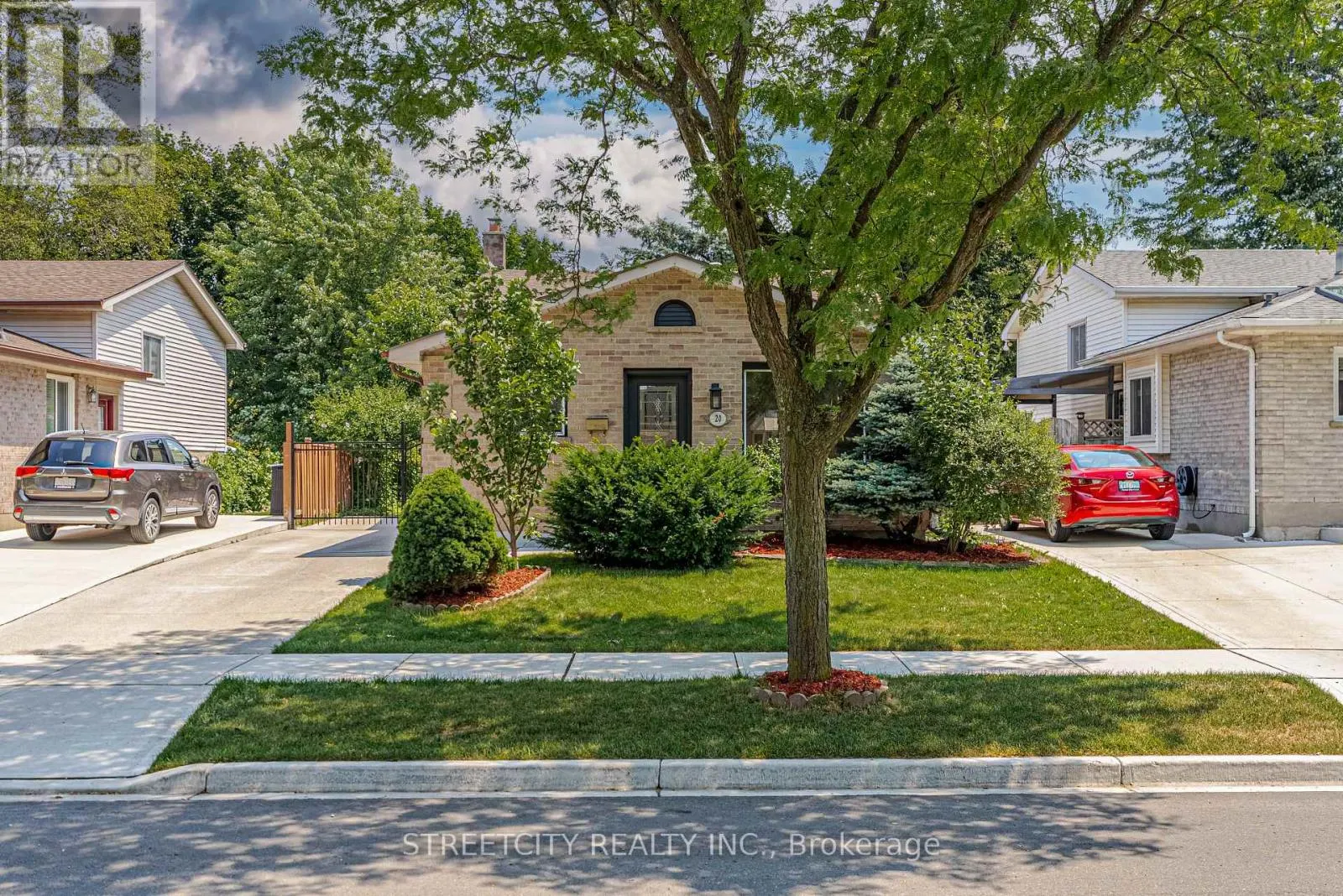 20 FAIRCHILD CRESCENT
