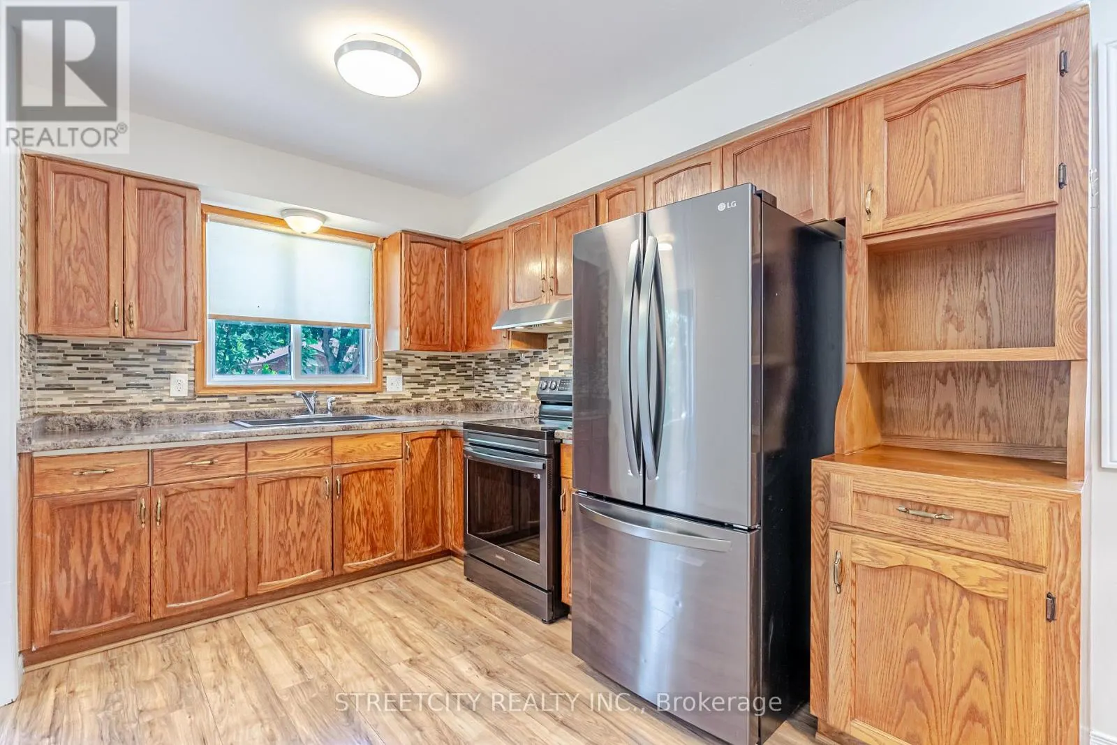 20 FAIRCHILD CRESCENT
