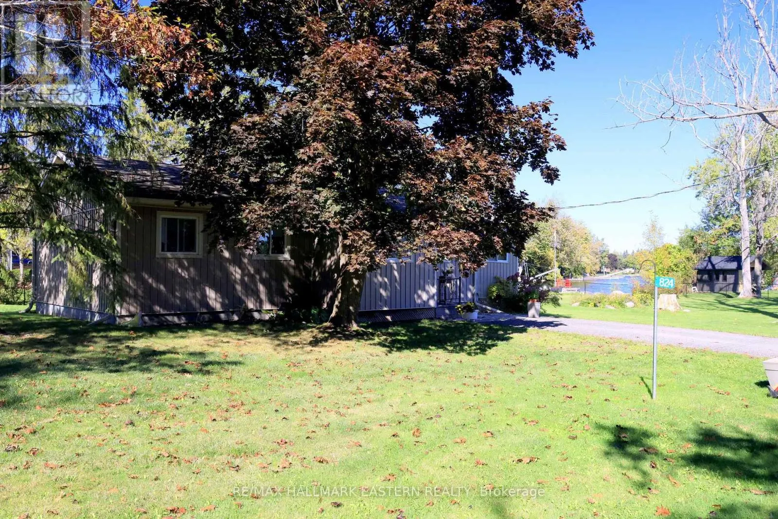 824 SIDNEY DRIVE SE