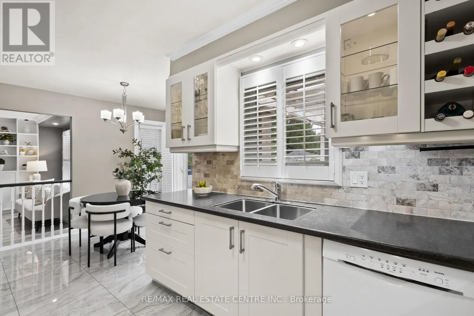 20 DRIFTWOOD PLACE