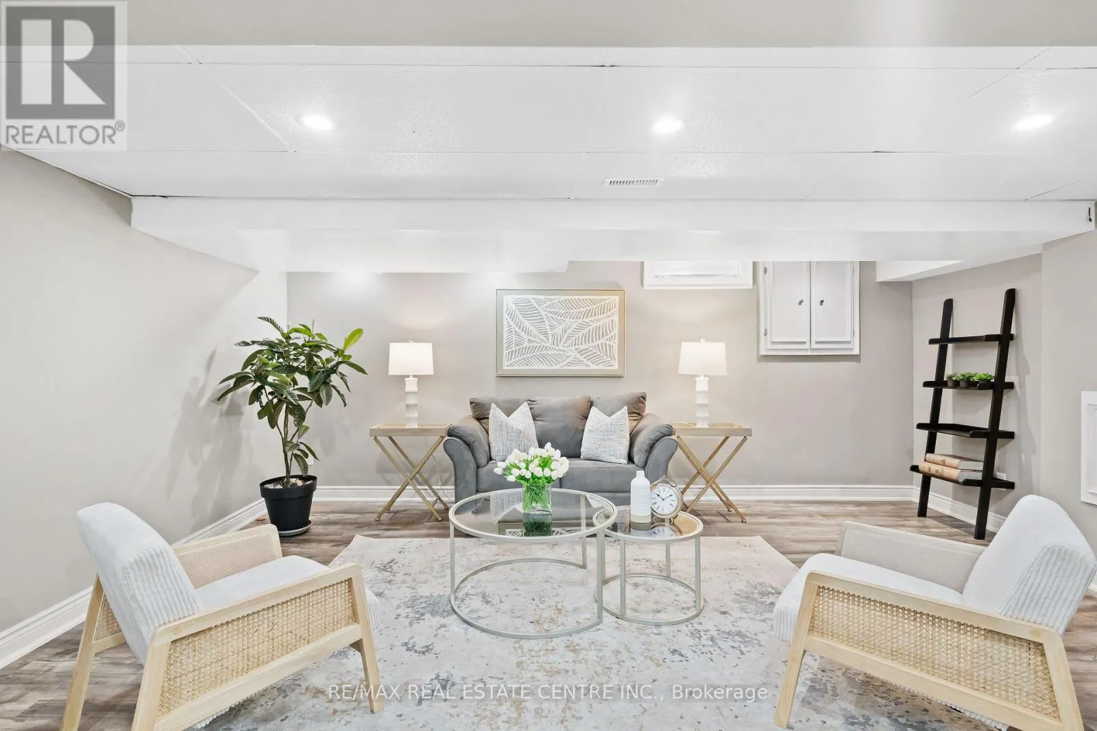 20 DRIFTWOOD PLACE