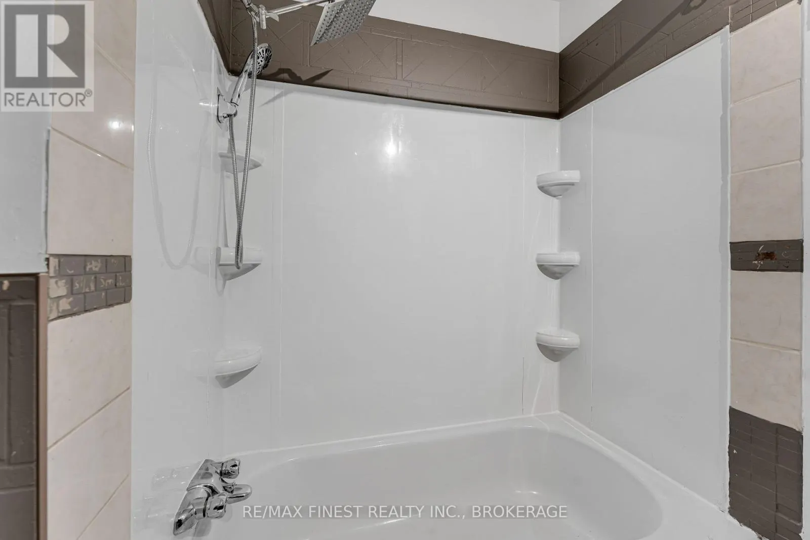5 MEADOW LANE