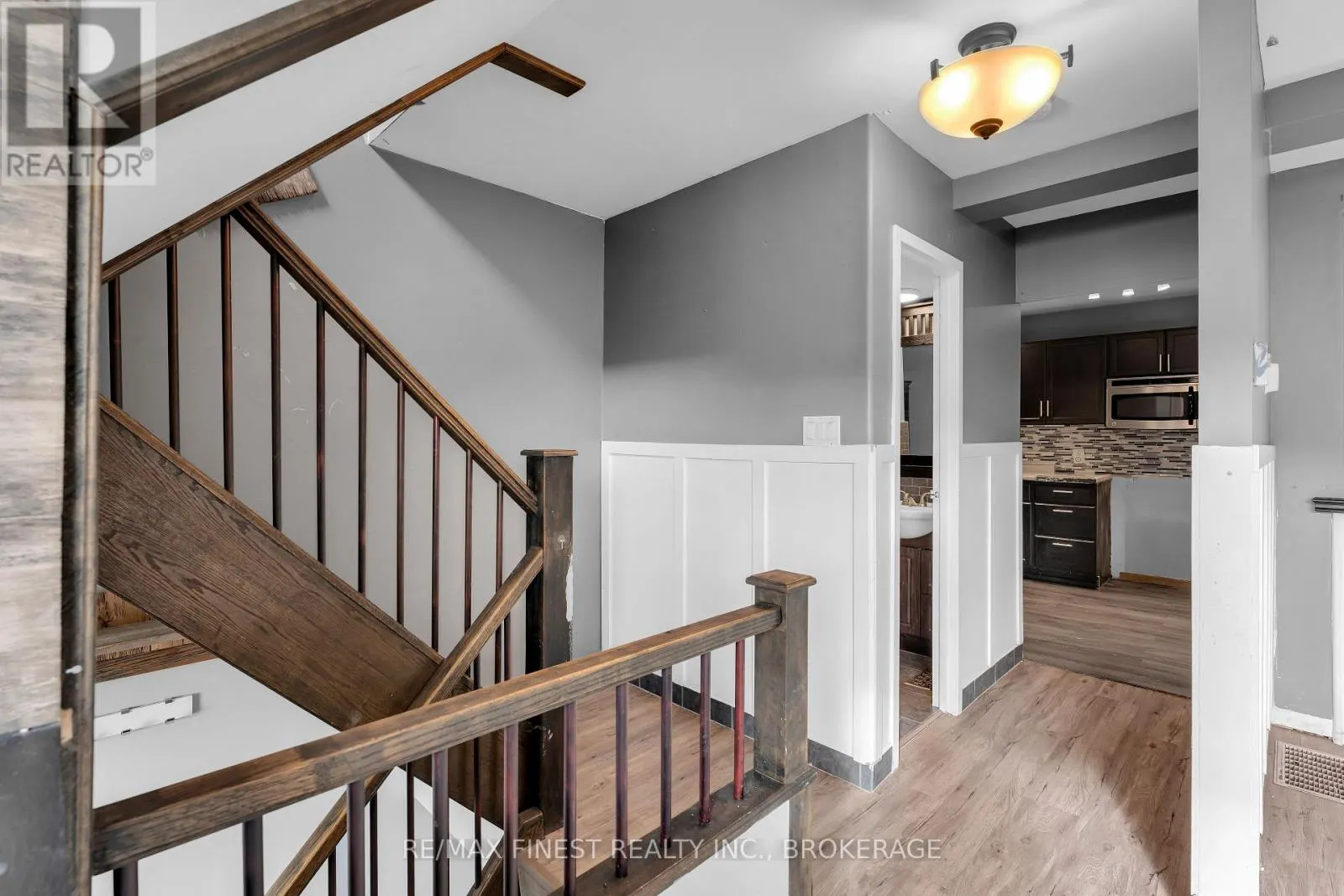 5 MEADOW LANE