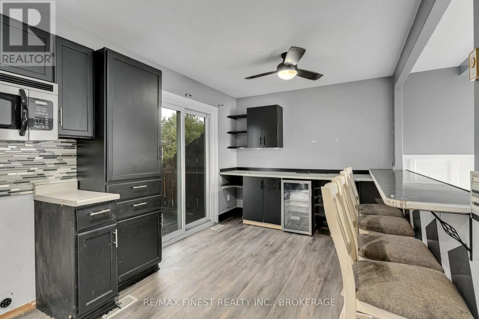 5 MEADOW LANE