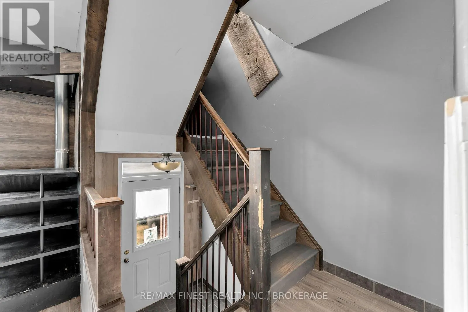 5 MEADOW LANE
