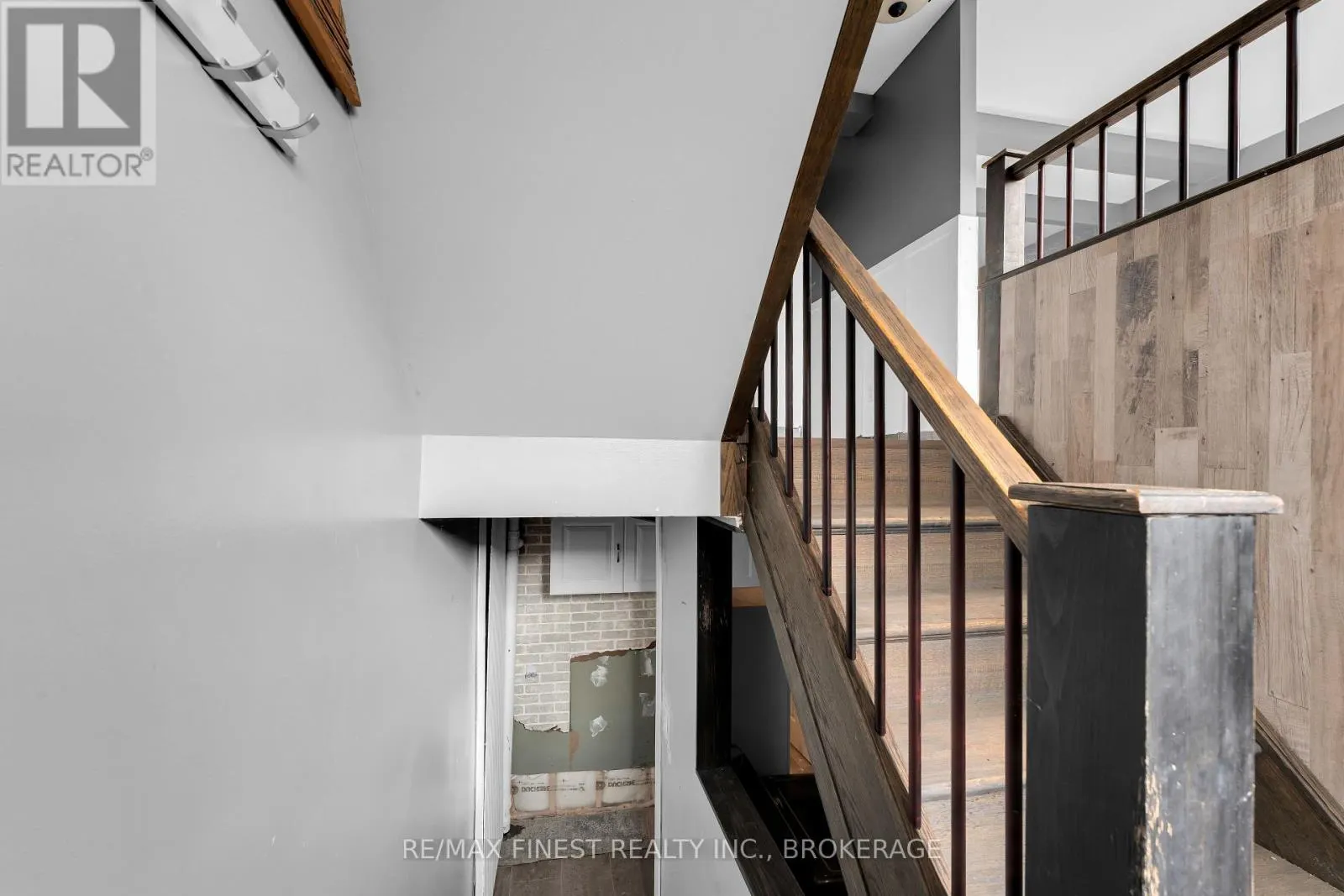 5 MEADOW LANE