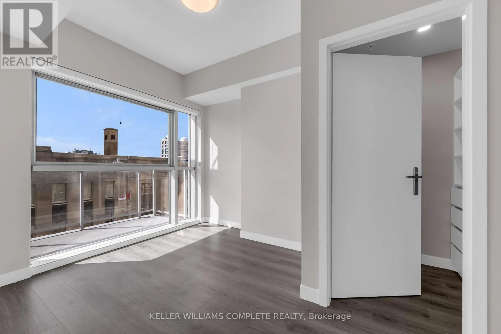 307 - 60 FREDERICK STREET