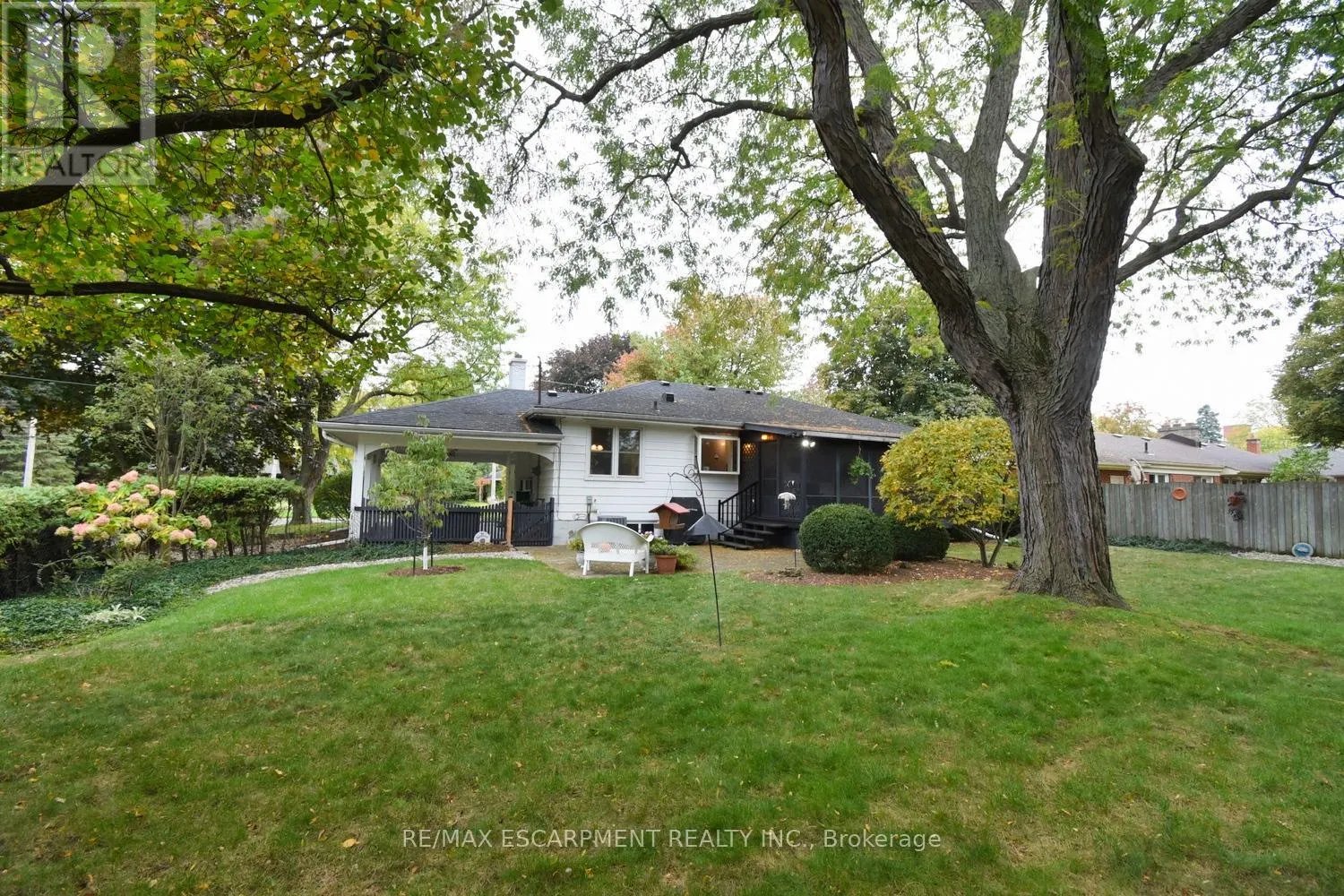 32 GRANT BOULEVARD