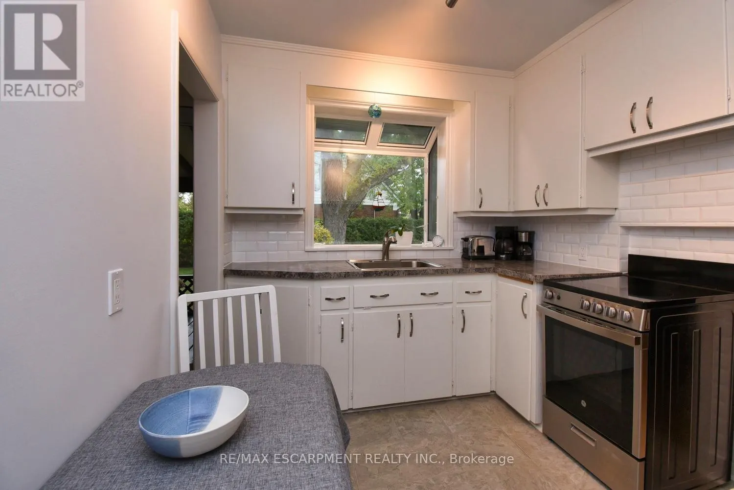 32 GRANT BOULEVARD