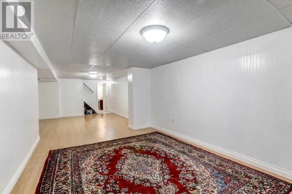 2 ALDERSBROOK CRESCENT