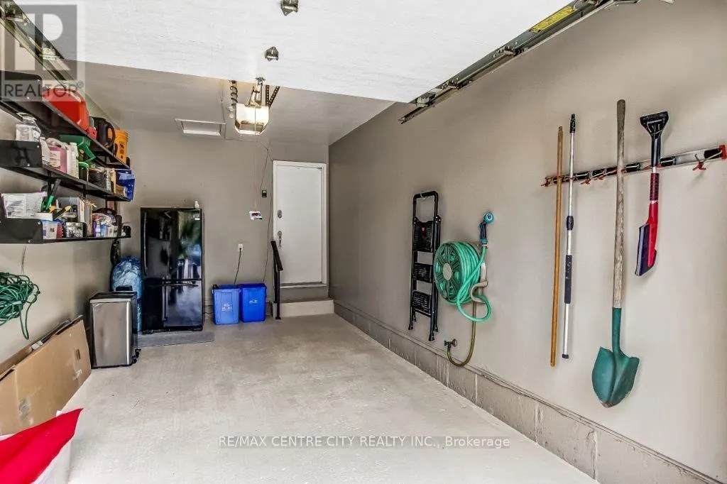 2 ALDERSBROOK CRESCENT