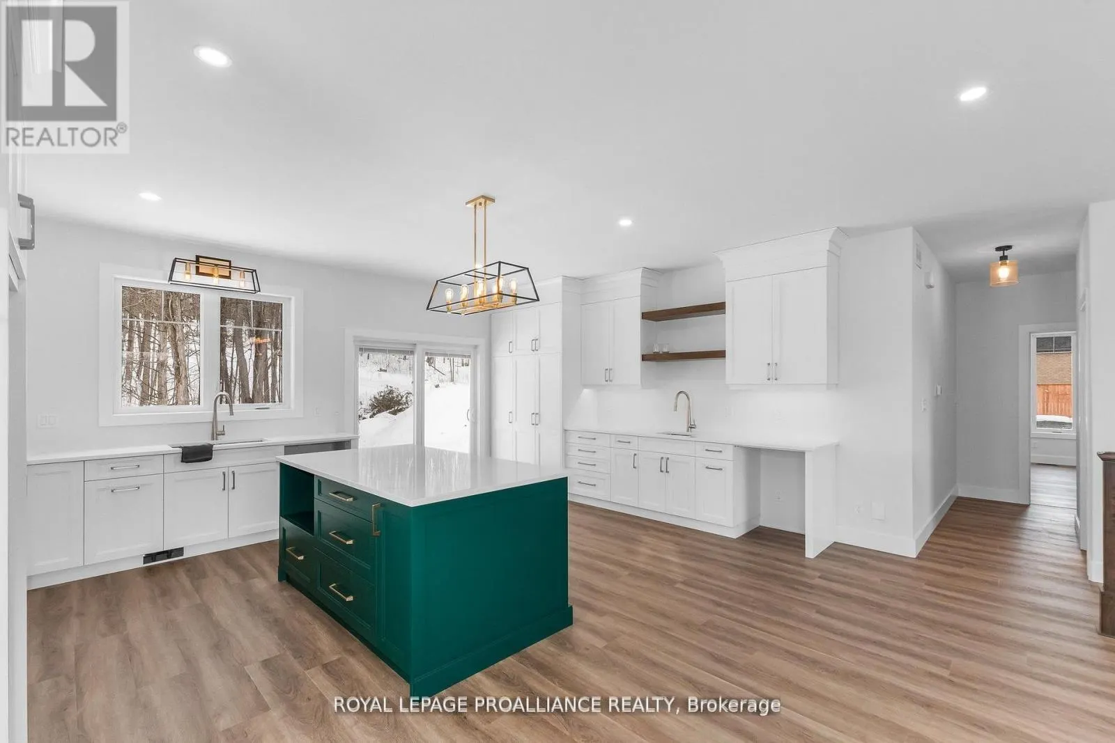 38 RIVERSIDE TRAIL