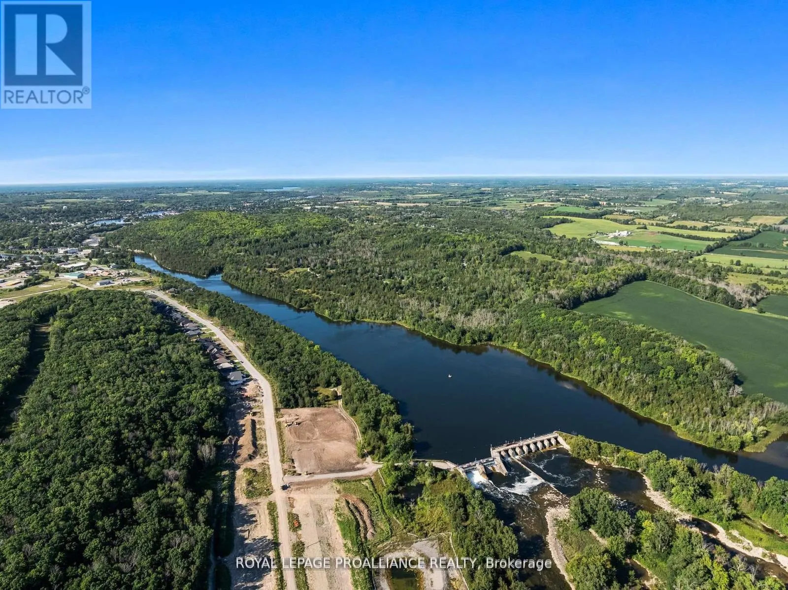 38 RIVERSIDE TRAIL